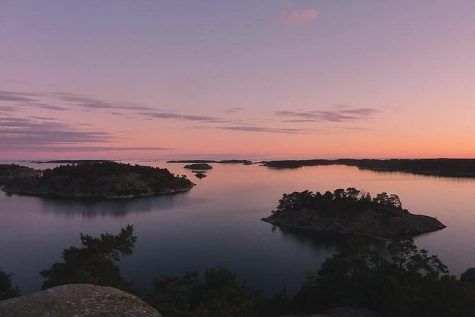 4-Day Kayak & Wildcamp the Archipelago of Sweden - Self-guided - Picking an island for the night