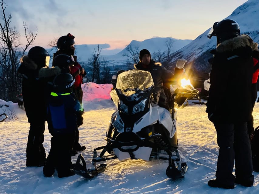 Abisko/Björkliden: Panorama Snowmobile Tour with Snacks - Safety First, Then Time on the Throttle