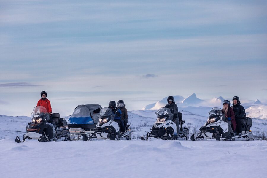 Abisko: Great Outback Snowmobile Tour with Lake Abiskojaure - Key points before you book