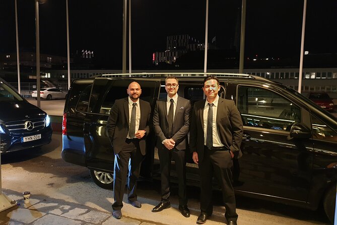 Airport Limousine Transfer: Arlanda Airport to Stockholm City 1-7 Passengers - The small comforts that help after a flight