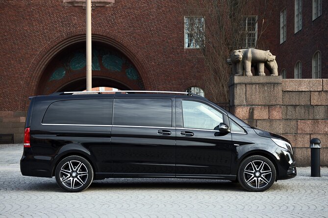 Airport Limousine Transfer: Arlanda Airport to Stockholm City 1-7 Passengers - Who will get the most from this transfer