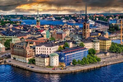 Airport Transfer: Airport ARN to Stockholm by Business Car