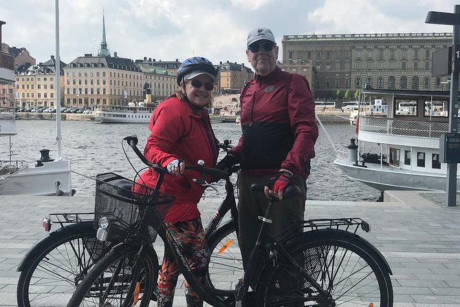 Best Stockholm Bike Tour. English, French or Spanish! - Djurgården’s relaxed cycling paths
