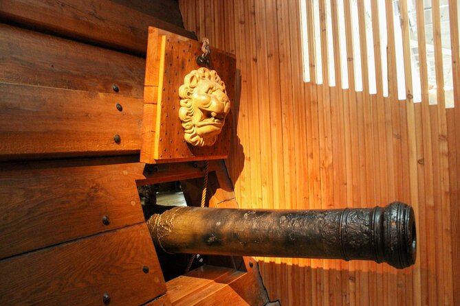 City Hall, Old Town & Vasa Museum - all-in-1 guided experience - The Vasa Museum and a ship that failed spectacularly