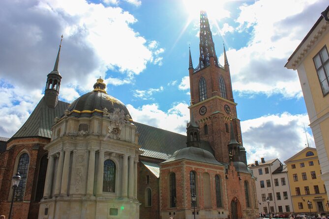 City Hall, Old Town & Vasa Museum - all-in-1 guided experience - What the guides add to the experience