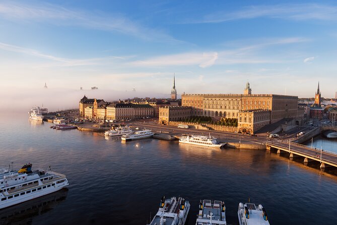 Cruise port VIP Transfer: Cruise port to Stockholm city center 1-6 Passangers - The roughly 20-minute ride into Stockholm