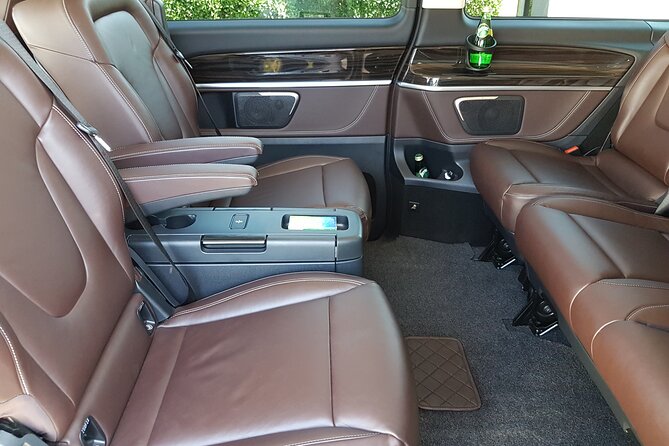 Cruise port VIP Transfer: Cruise port to Stockholm city center 1-6 Passangers - What the price means for different group sizes