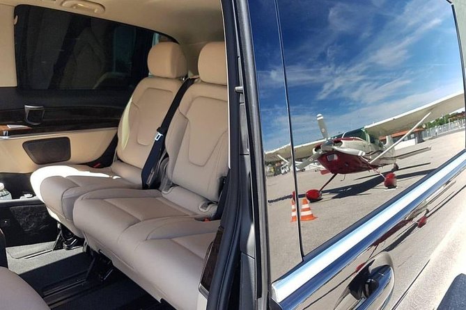 Cruise port VIP Transfer: Cruise port to Stockholm city center 1-6 Passangers - Inside the private vehicle