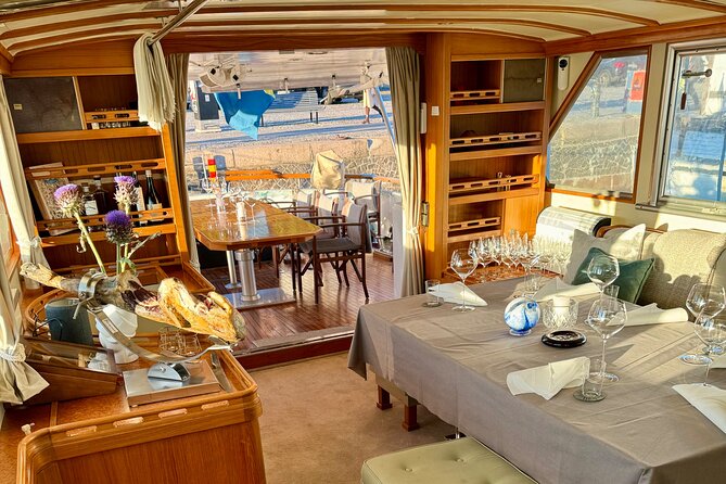 Exclusive Yacht Tour of Stockholm: sunset, dinner, lunch, cruise - The Royal Palace and Gamla Stan from Stockholm’s saltwater side