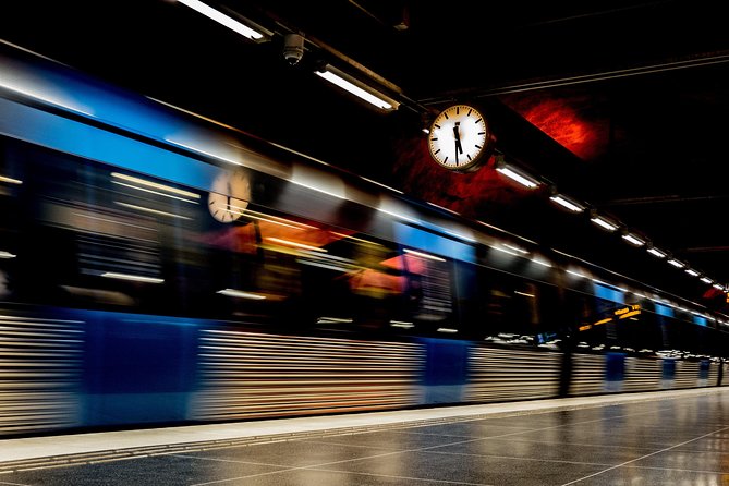 Explore Stockholm By Night - City landmarks by night, including City Hall