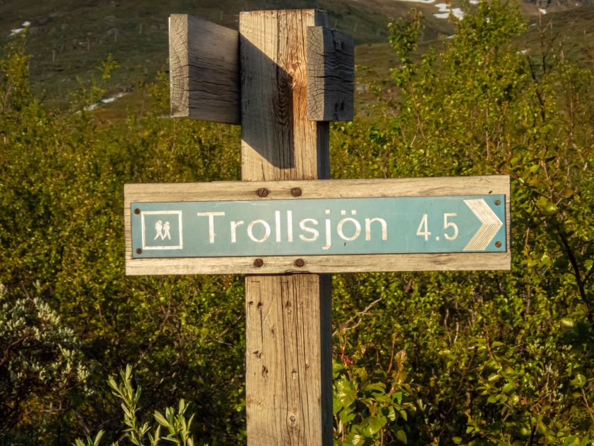 From Abisko: Kärkevagge Valley & Trollsjön Lake Guided Tour - A five-hour walk with changing conditions