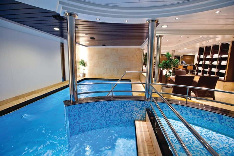 From Stockholm: 3-Day Return Cruise to Tallinn & Breakfast - Day 2 evening: Your second night aboard