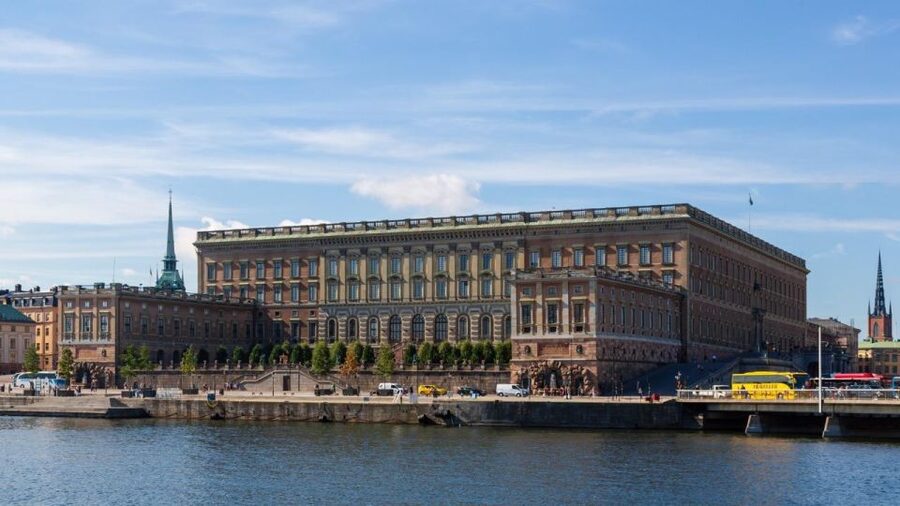Gamla Stan: Essential Tour of Stockholm - Parliament House and the Shape of Swedish Government