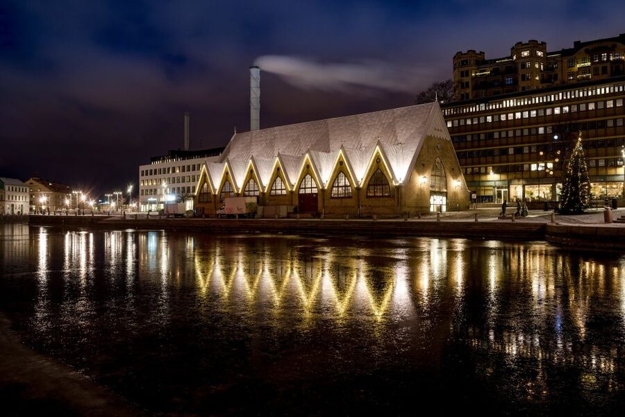 Gothenburg: Express Walk with a Local in 60 minutes - Starting at the Poseidon statue