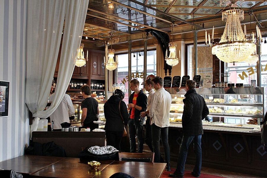 Gothenburg: Haga Old Town Walking Tour - The guide makes the difference