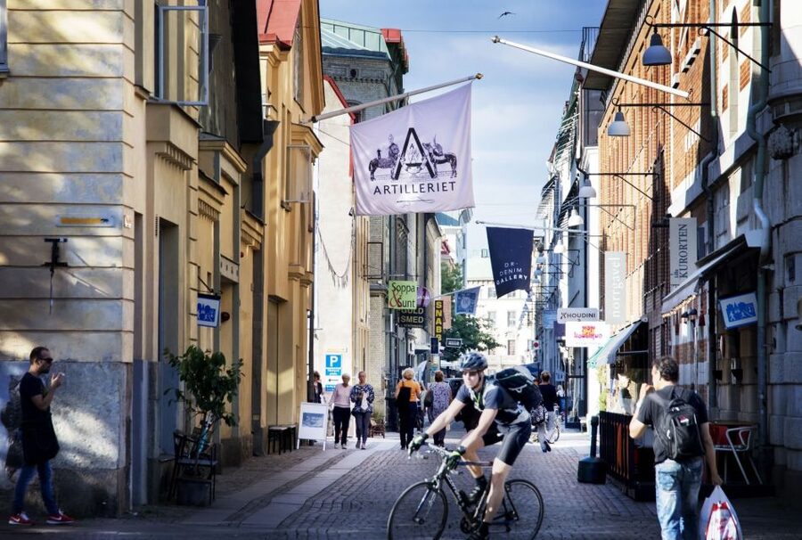 Gothenburg: Haga Old Town Walking Tour - Meeting point, weather, and booking details