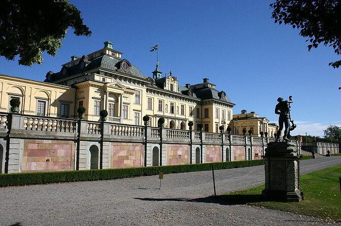 Grand Castle Tour Drottningholm and Gripsholm (private service) - Two Swedish royal sites, one efficient day