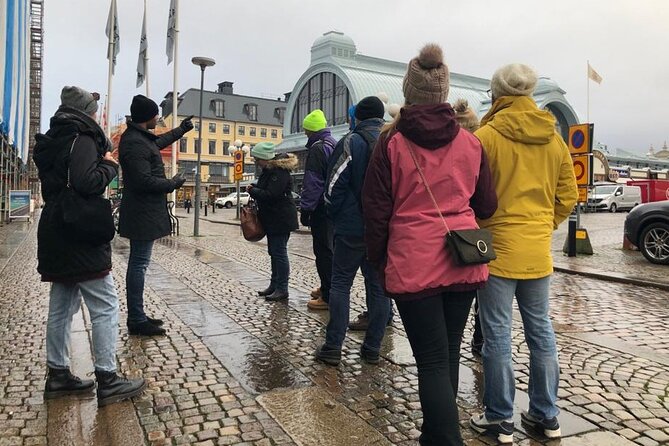 Historical Walking Tour in Restaurant and Bars in Central City - Squares, shopping, and stories between the landmarks