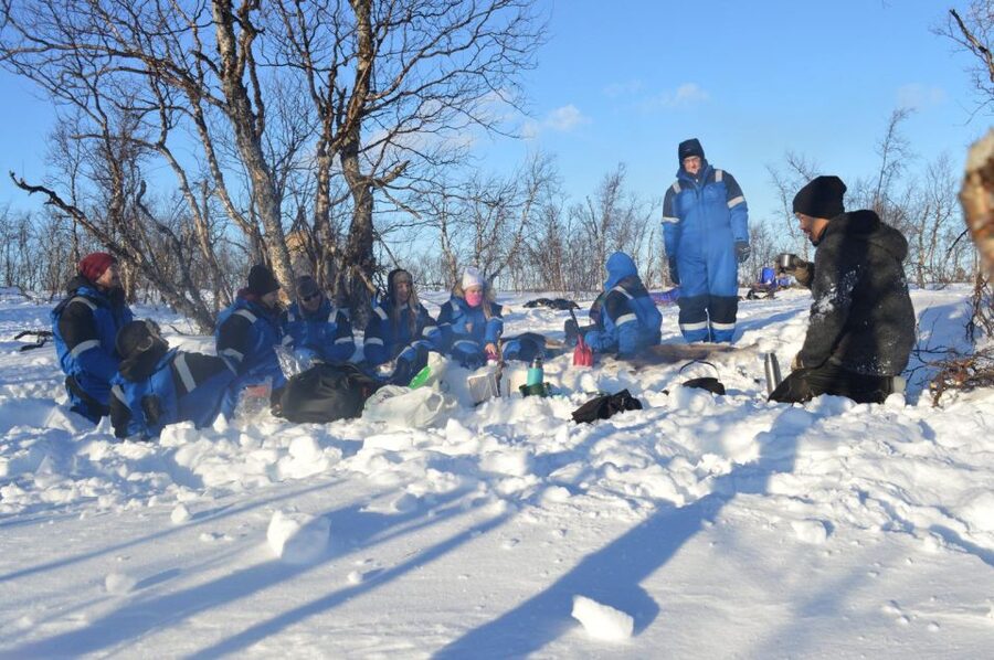 Kiruna: Build your own igloo overnight Tour - Who should book this overnight challenge