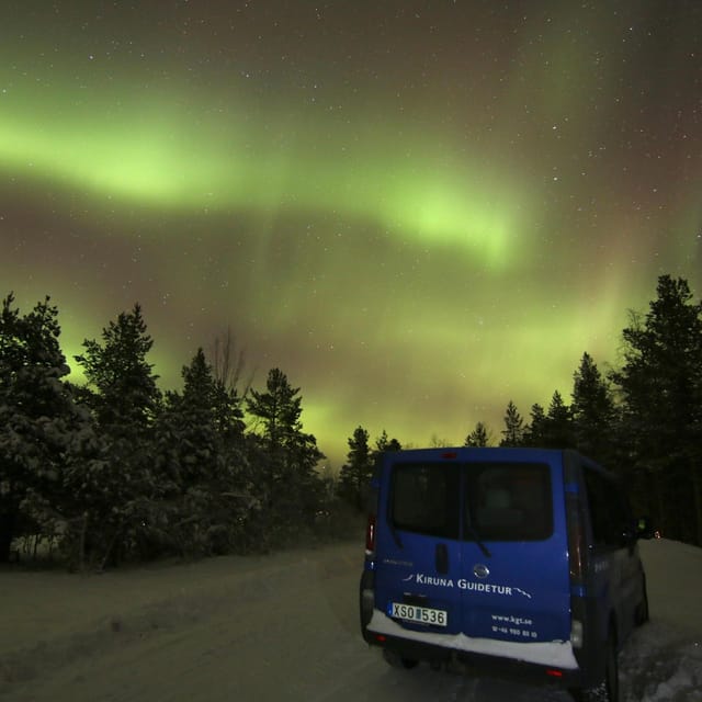 Kiruna: Northern Lights Minivan Chase with Warm Drink - Meeting behind Scandic Hotel in Kiruna
