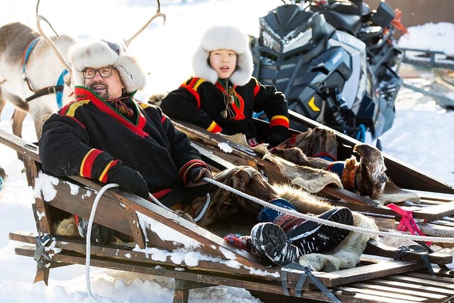 KIRUNA: Sami Reindeer Experience - Taking the reins on a short reindeer sled ride