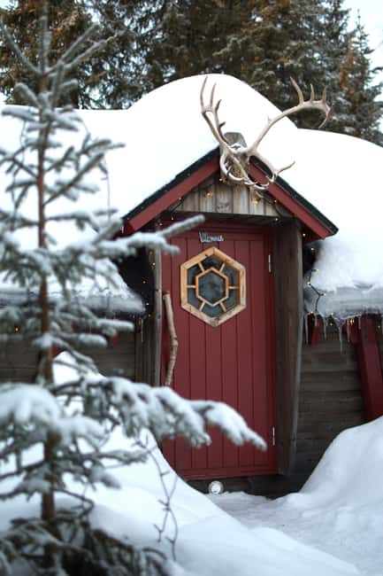 Luleå: Guided Dog Sledding Tour - Coffee by the open fire in the grill hut
