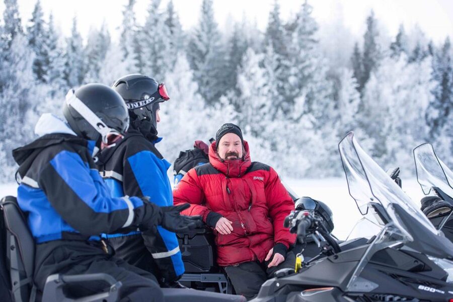 Luleå : Snowmobile - Forest and Ice Nature Tour 2h - Riding through forest, lakes, and sea ice