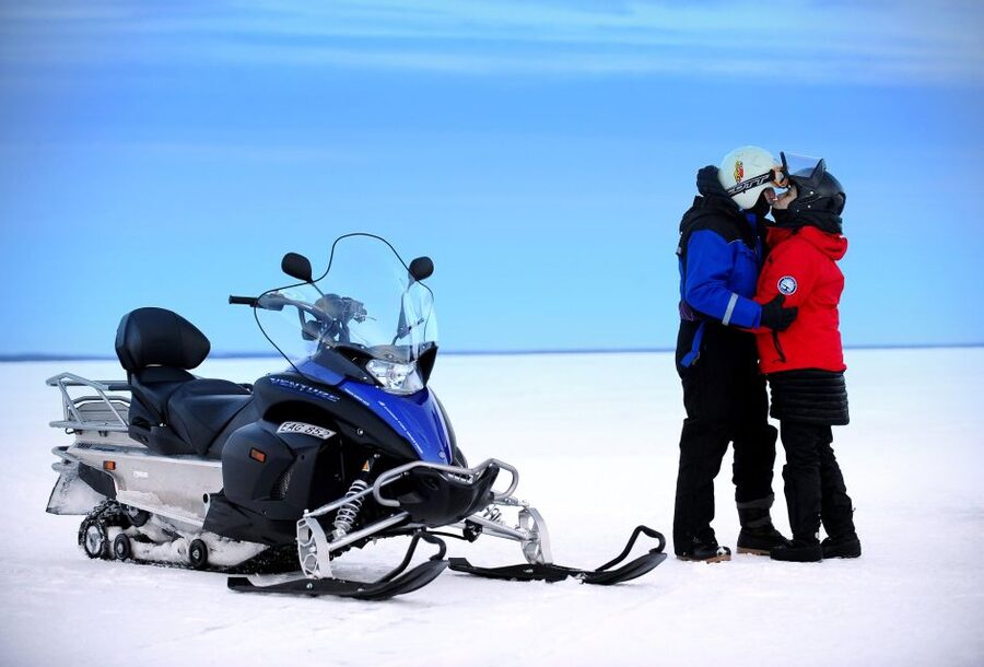 Luleå : Snowmobile - Forest and Ice Nature Tour 2h - The optional Luleå transfer and the strange timing detail