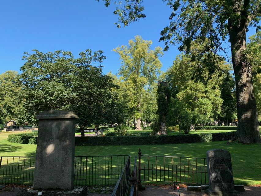 Malmö: 3-Hour Guided Walking Tour - Kungsparken and Slottsparken
