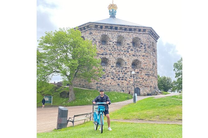 Private Bike Tour in Gothenburg with Pickup - Museum of Fine Art: a quick first stop