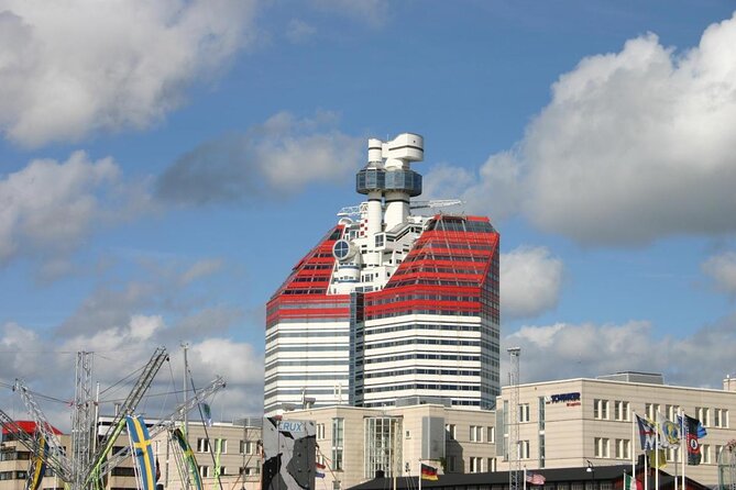 Private Boat Ride in Gothenburg with pickup - Starting at Lejontrappan, Gothenburg’s Lion Stairs