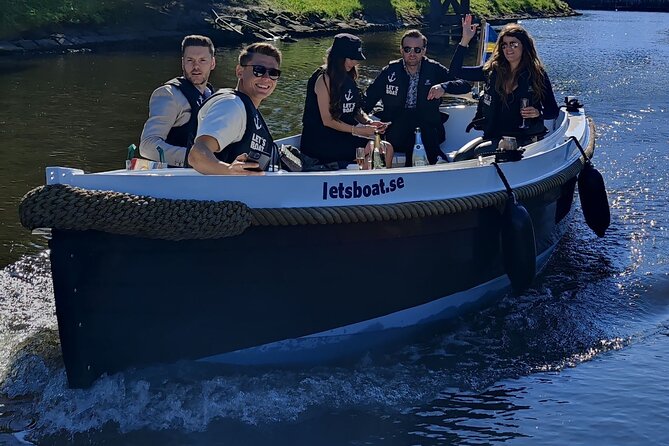 Self Drive Electric Boat in the Canals - The self-service tradeoff
