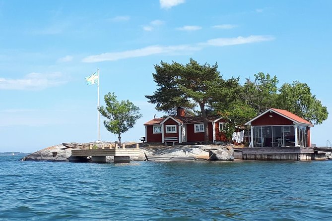 Stockholm Archipelago Sailing Day Tour - Sailing past homes, empty islands, and local history
