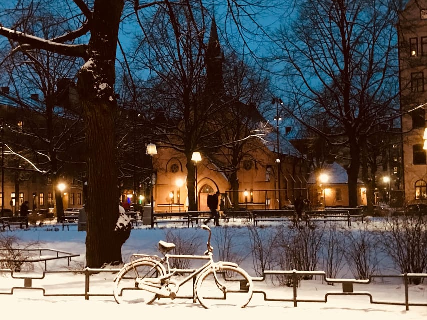 Stockholm: Christmas Markets & Lights Guided Walking Tour - Seeing the Old Town Christmas market with context