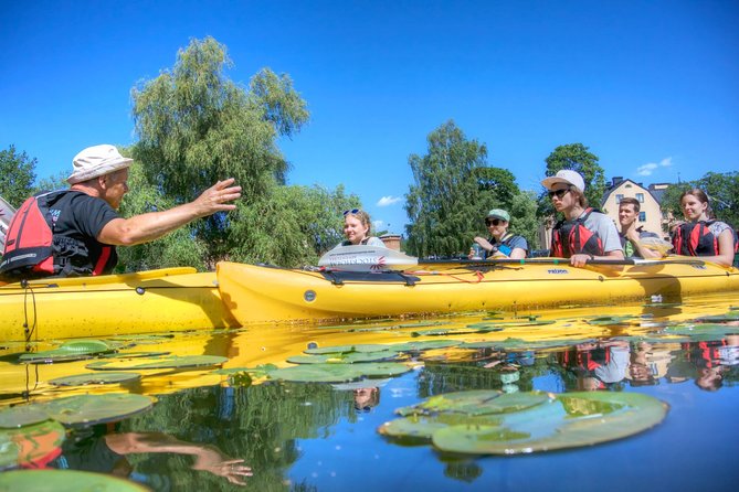 Stockholm City Kayak Tour - Starting in a protected bay