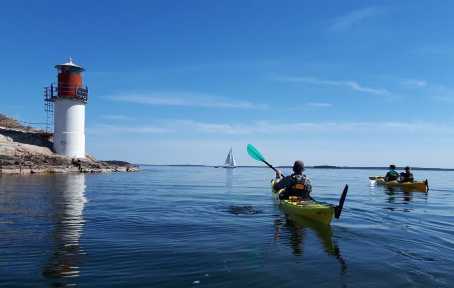 Stockholm: Full-Day Archipelago Kayaking Adventure - Viewpoints, swimming, and cliff jumping