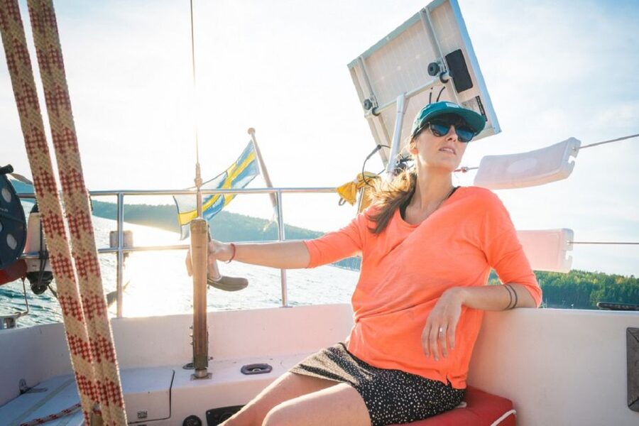 Stockholm: Full Day Archipelago Sailing Tour with Lunch - Lunch in a sheltered bay