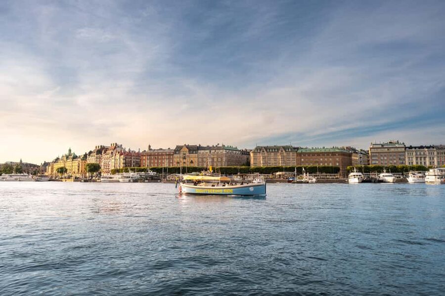 Stockholm: Guided City Sightseeing Open Electric Boat Tour - Key points to know before you board