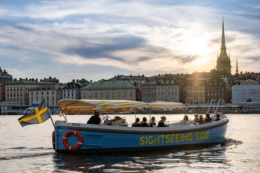 Stockholm: Guided City Sightseeing Open Electric Boat Tour - Vasa Museum: a memorable view without a museum ticket