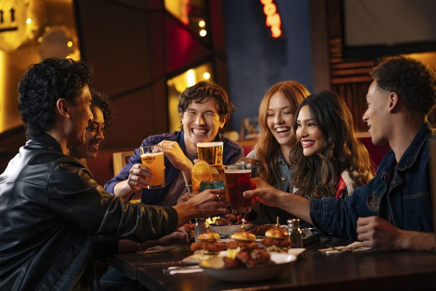 Stockholm: Hard Rock Cafe Stockholm Lunch or Dinner - Choosing your main course