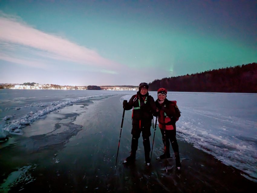 Stockholm: Ice Skating in the Moonlight with Hot Chocolate - The first 45 minutes on the lake