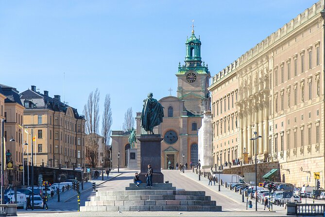 Stockholm must see: City Hall, Gamla Stan and Vasa Museum - Walking through Gamla Stan from 10:45 to noon