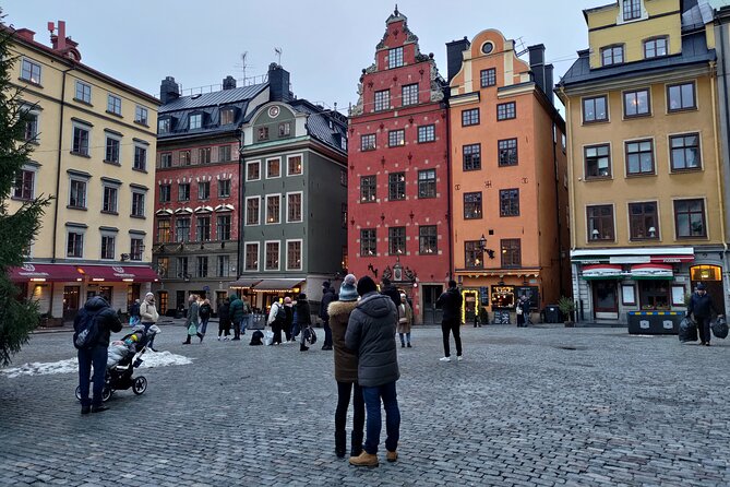 Stockholm Must See - Old Town, boat + Vasa Museum 3h small group - Skeppsbrokajen and the ferry to Djurgården