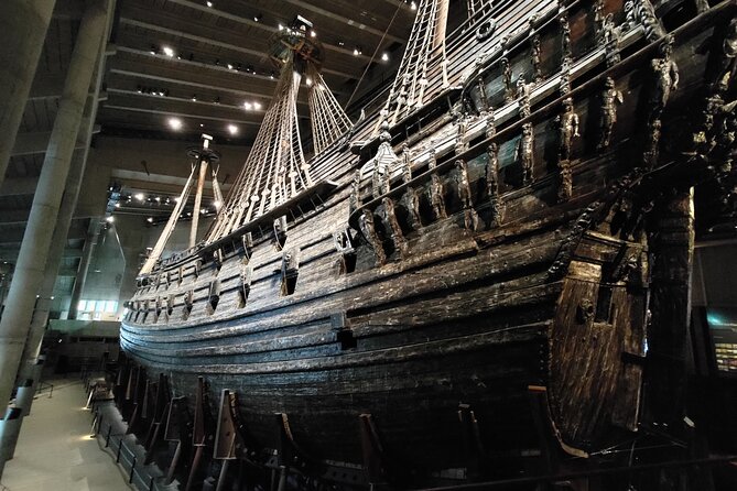 Stockholm Must See - Old Town, boat + Vasa Museum 3h small group - The Vasa Museum and the ship that sank almost immediately