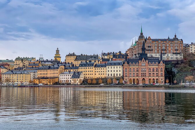 Stockholm: Old Town and City Guided Walking Tour - Royal opera, Gustav Adolf Square, and Parliament