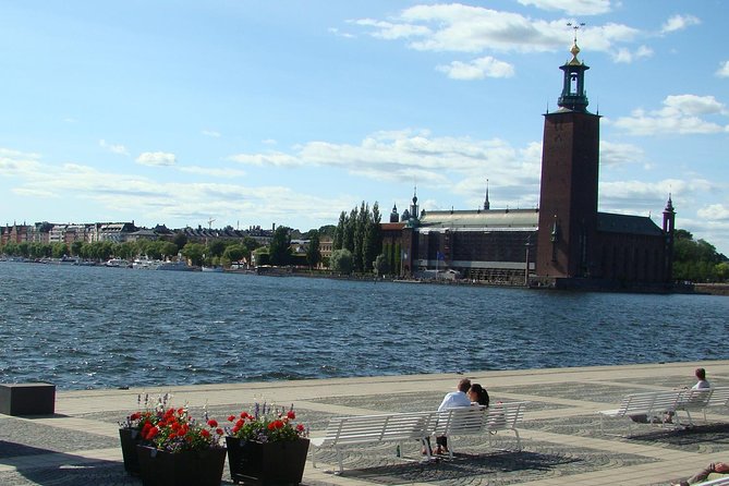 Stockholm Old Town and the Vasa Museum, a Small Group Walking Tour. - A strong first look at Stockholm