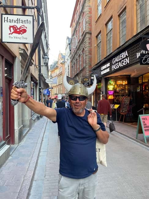 Stockholm: Old Town Guided Walking Tour (English / Deutsch) - Riddarholmen and the first medieval lanes