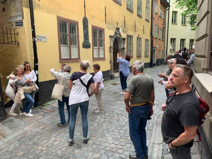 Stockholm: Old Town Guided Walking Tour (English / Deutsch) - The Iron Boy and the Royal Palace