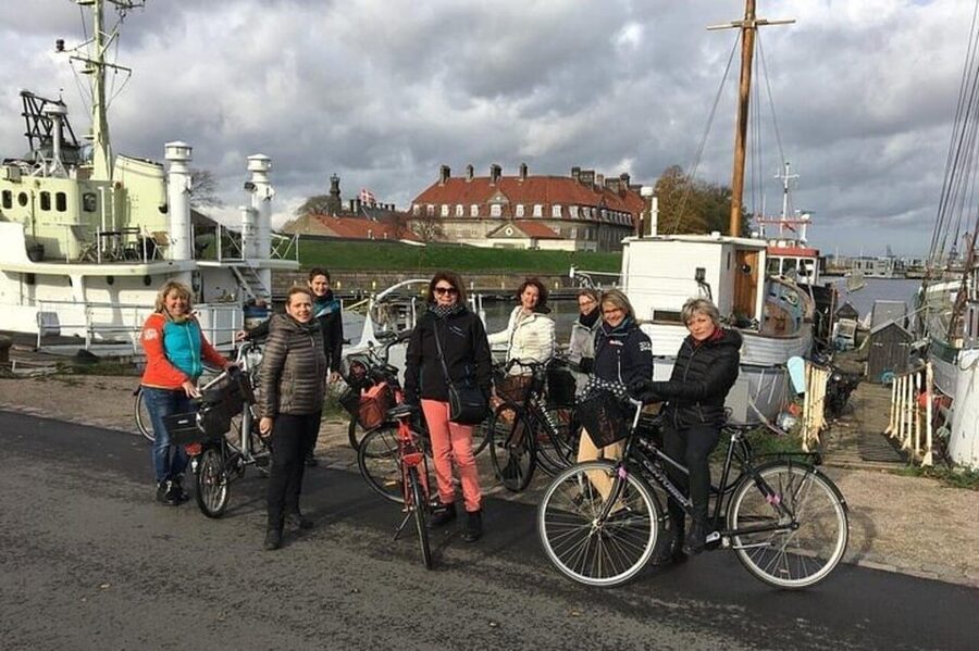 Stockholm : Old Town private Walking Tour with a guide - Key Points Before You Book