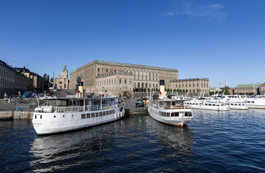 Stockholm: Old Town Walking Tour w/ Vasa Museum & Boat Ride - Starting at Gustav III’s Obelisk